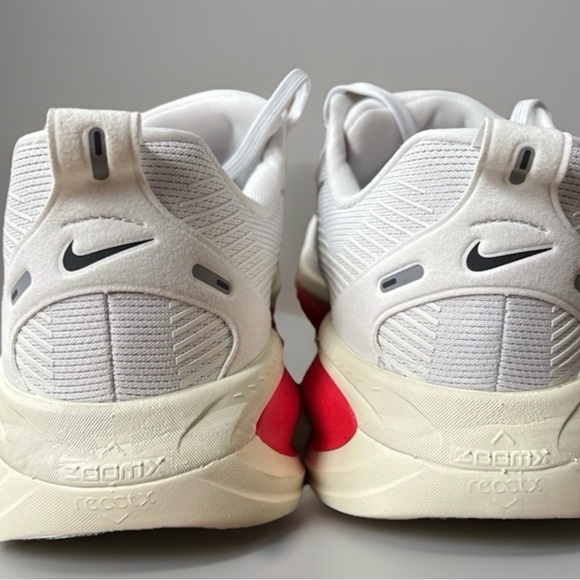 Size 13 - Nike Vomero 18 Platinum Tint Siren Red Running Shoes HM6803-001 Men’s - Picture 6 of 10